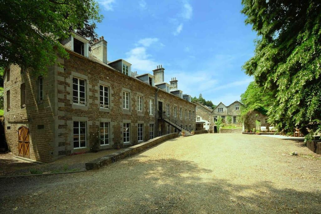 Beautiful, Historic Manoir In Semi-Rural Setting Villa Viré Kültér fotó